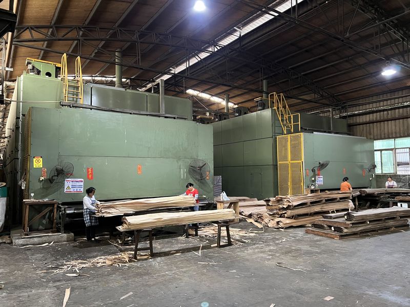 Dongguan Lingfeng Wood Industry Co., Ltd. lini produksi pabrikan
