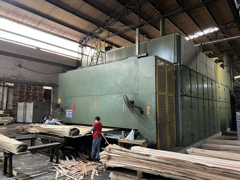 Dongguan Lingfeng Wood Industry Co., Ltd. lini produksi pabrikan