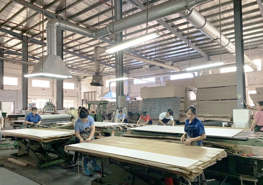 Dongguan Lingfeng Wood Industry Co., Ltd. lini produksi pabrikan
