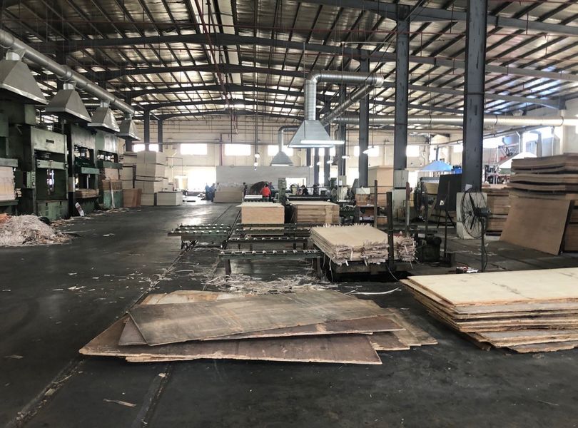 Dongguan Lingfeng Wood Industry Co., Ltd. lini produksi pabrikan